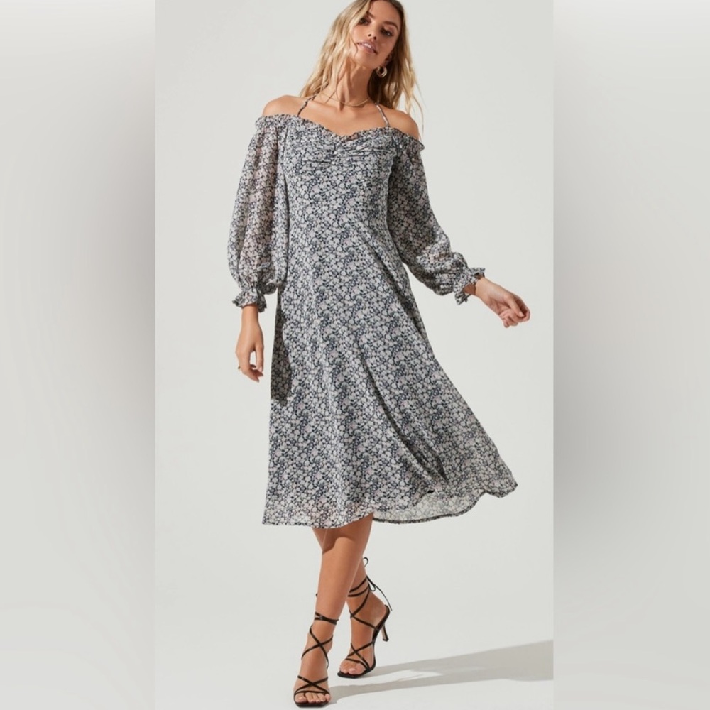 ASTR The Label Off Shoulder Long Sleeved Cinched Bust Floral Midi Dress NWT